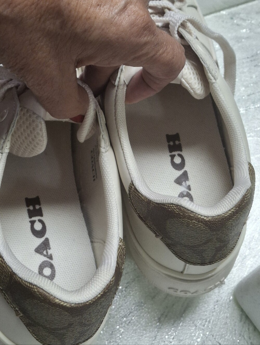 Coach Clip Leather Low-Top Lace-Up Sneakers Chalk Khaki Women Size 7 - Picture 12 of 16